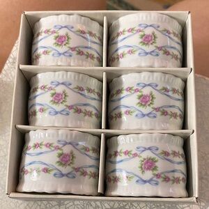 Floral Porcelain Napkin Rings Set